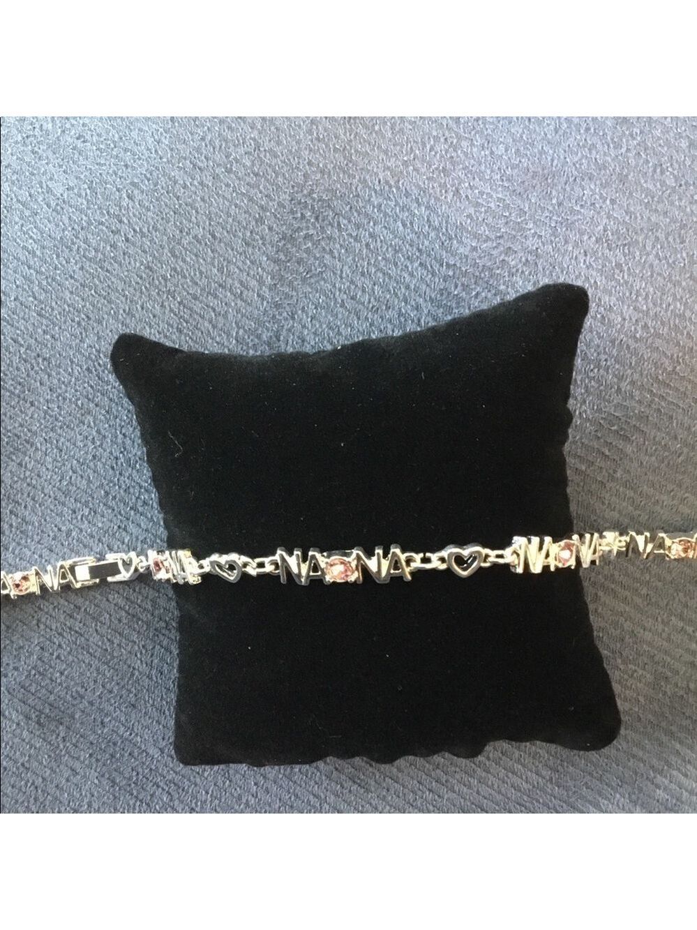Avon Nana tennis Bracelet new in box - Picture 3 of 4